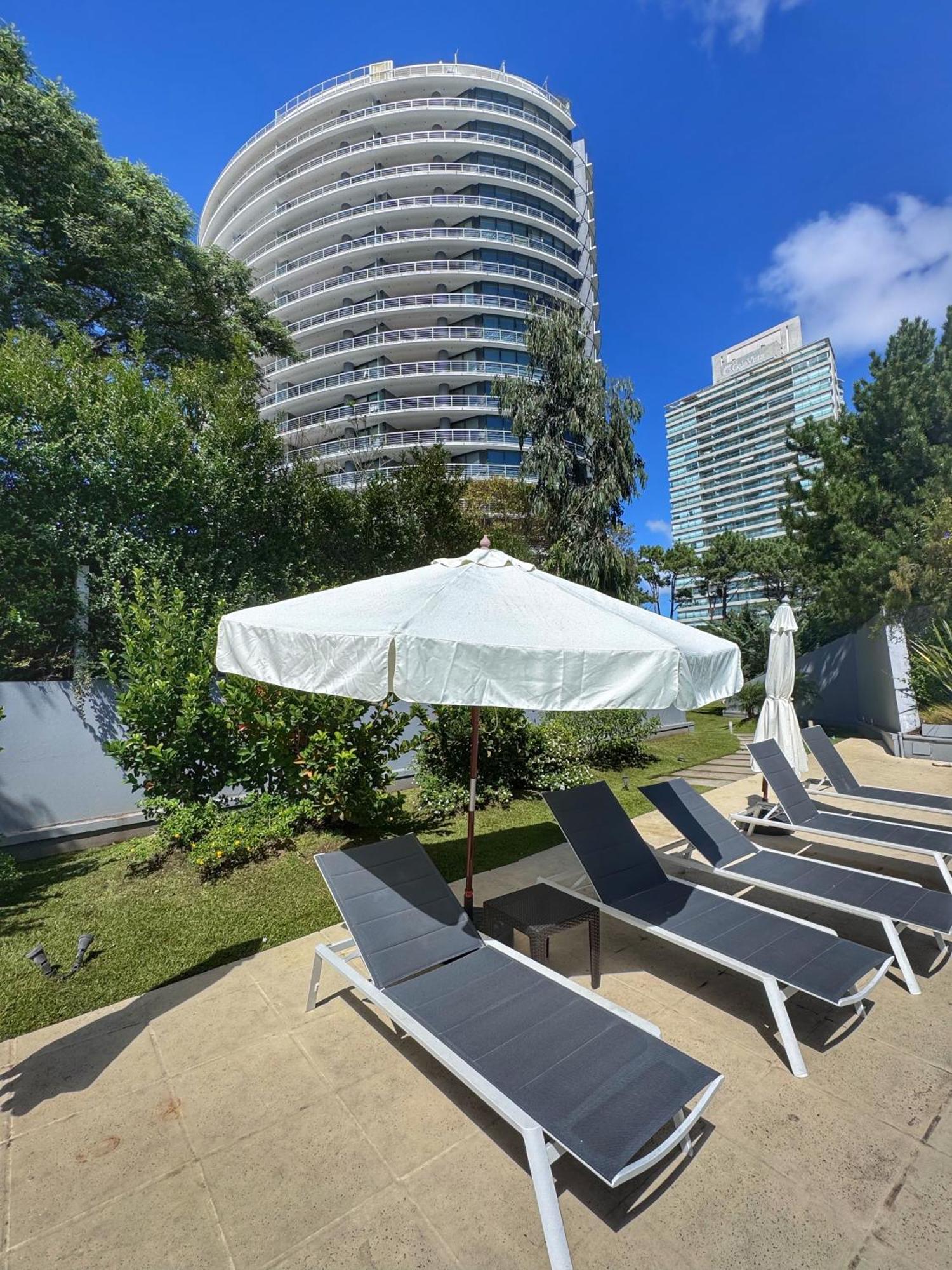 Apartamentos Torre Tressesenta ปุนตา เดล เอสเต ภายนอก รูปภาพ